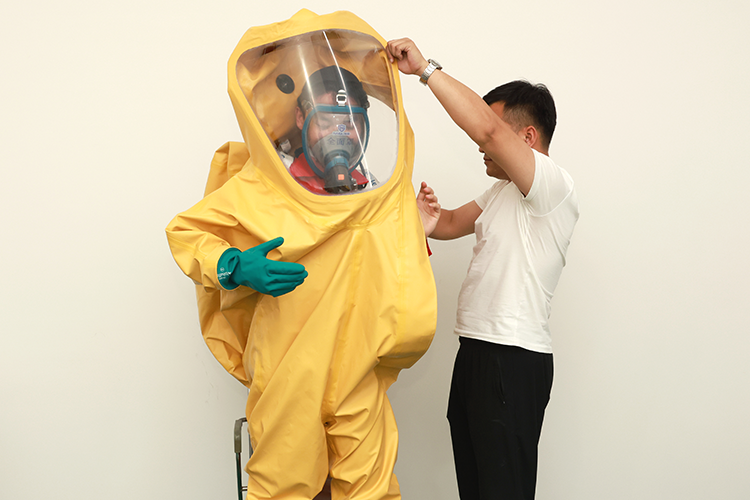 防化服穿錯＝?jīng)]防護？5分鐘掌握！防化服穿戴指南